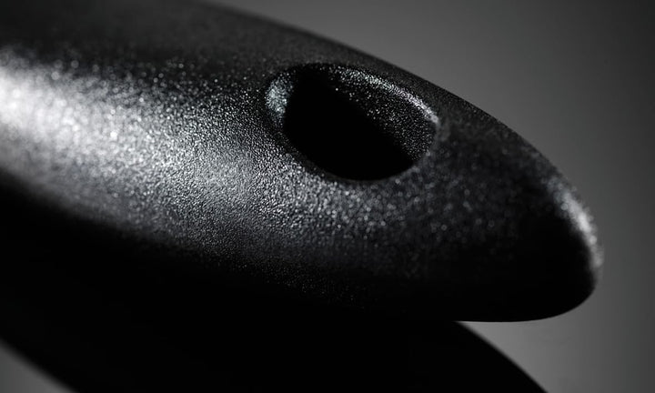 Fiskars Brotmesser mit Wellenschliff, Essential, Kunststoff/Edelstahl, Klingenlänge: 23 cm, Schwarz/