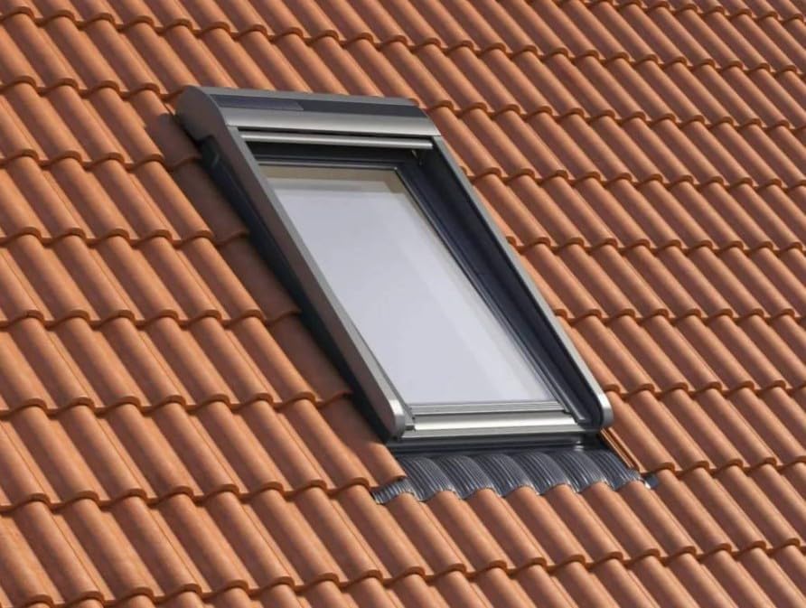 Solar Aussenrollladen SSR 78x98 cm für RoofLite Dachfenster VELUX Gruppe – Hitzeschutz bis 92%, Verd