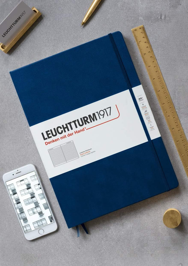 LEUCHTTURM1917 359868 Notizbuch Master Classic (A4+) Hardcover, 235 nummerierte Seiten, Marine, kari