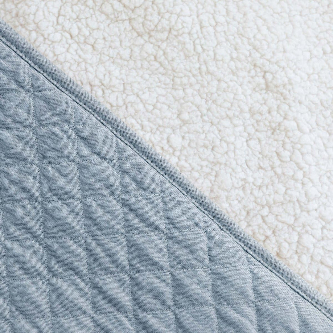 BEMINI Reiseponcho Pady quilted + teddy Stone, Stone