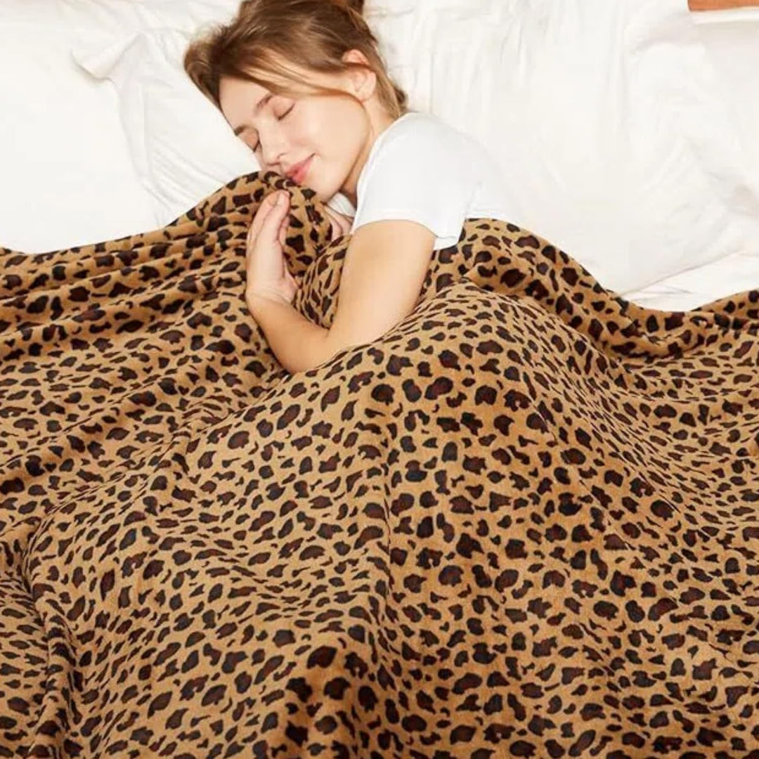 DREAMLANDING Decke für Sofa-230 x 230 cm Gepard-Kuscheldecke Flauschig weich, bunt, übergross, dekor