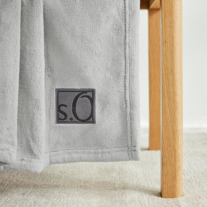 s.Oliver Kuschelsoft Decke 150x200 cm - flauschig, warm &amp; waschbar, Kuscheldecke hellgrau Uni 150 x