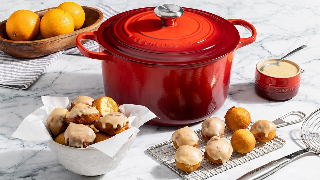 Le Creuset Hoher runder Bräter aus Gusseisen, 26cm, Kirschrot, 21195260602430, Kirschrot