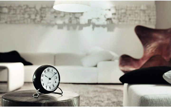 Arne Jacobsen Tischuhr Ø11 cm Station Originaldesign Lichtfunktion, weiss 11cm Schwarz, 11cm Schwarz