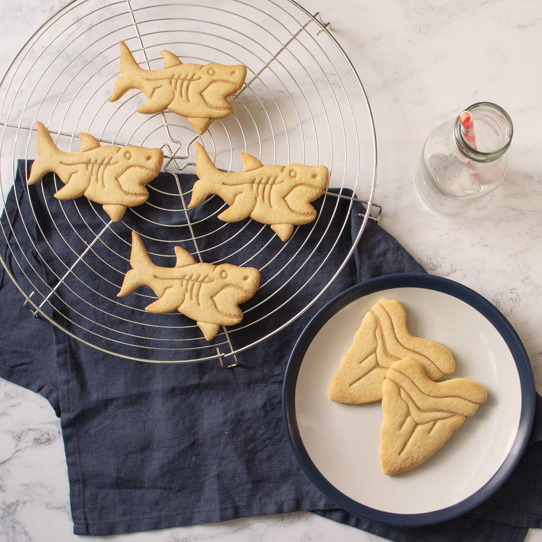 2er Set Megalodon Ausstechformen (Formen: Zahn &amp; Hai), 2 Teile, Bakerlogy