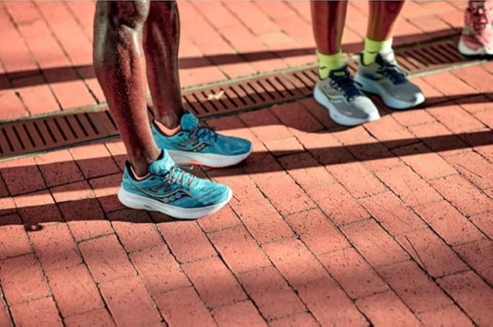 Saucony Herren Bolt Rundry Performance No-Show Multi-Pack Socks Laufsocken (18er, Schwarz (12 Paar)
