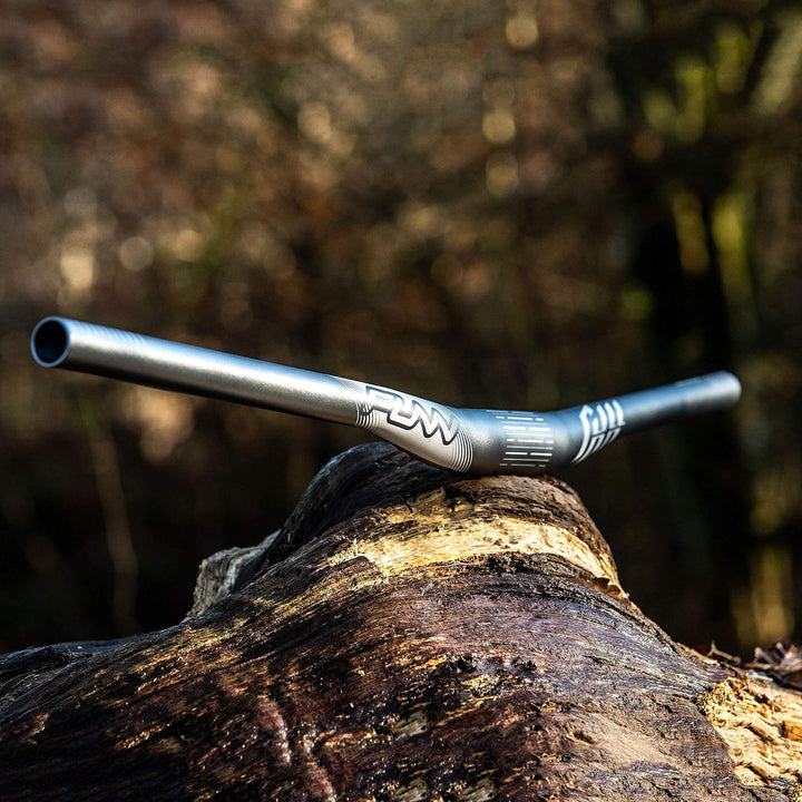 Funn Full On Mountainbike Lenker mit Lenkerklemme 31,8 mm und Breite 810 mm, robuster und leichter L